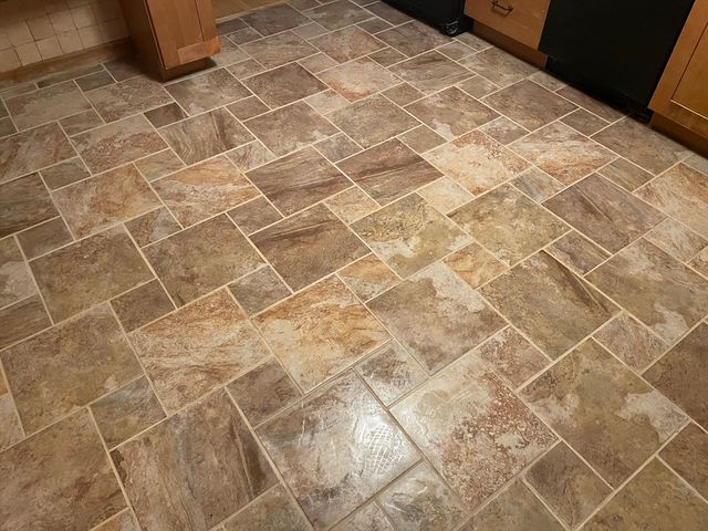 46 Perry Henderson Dr, Framingham, MA 01701