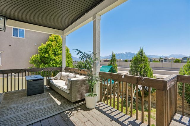 11017 S GREENVALE CT, South Jordan, UT 84009