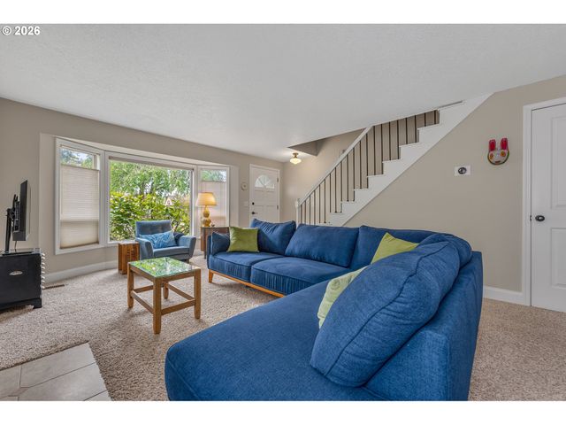 4521 Sw BRUGGER St, Portland, OR 97219