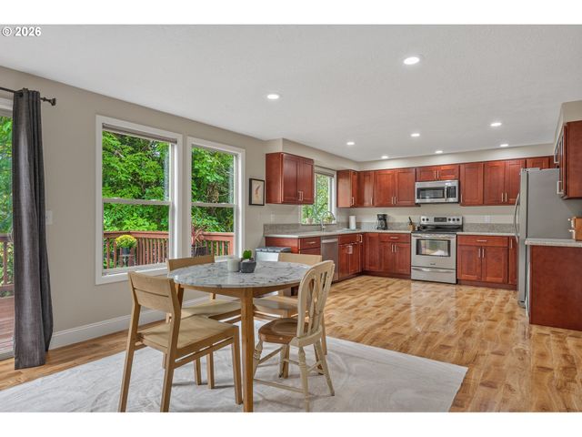 4521 Sw BRUGGER St, Portland, OR 97219