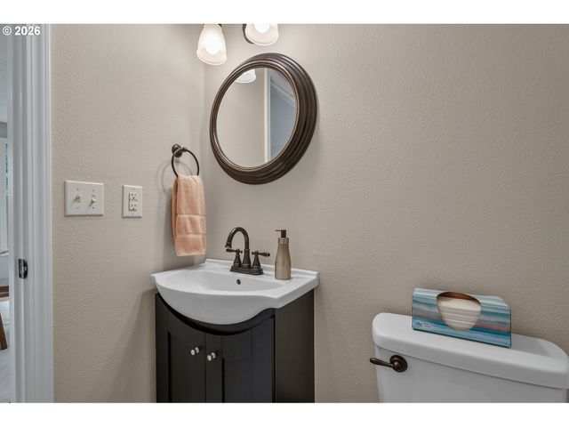 4521 Sw BRUGGER St, Portland, OR 97219