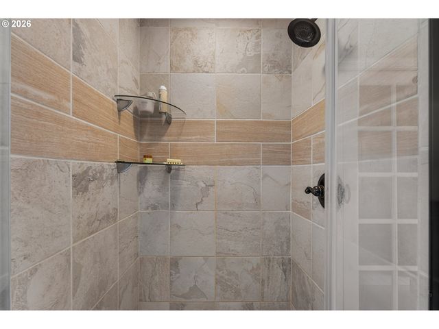 4521 Sw BRUGGER St, Portland, OR 97219