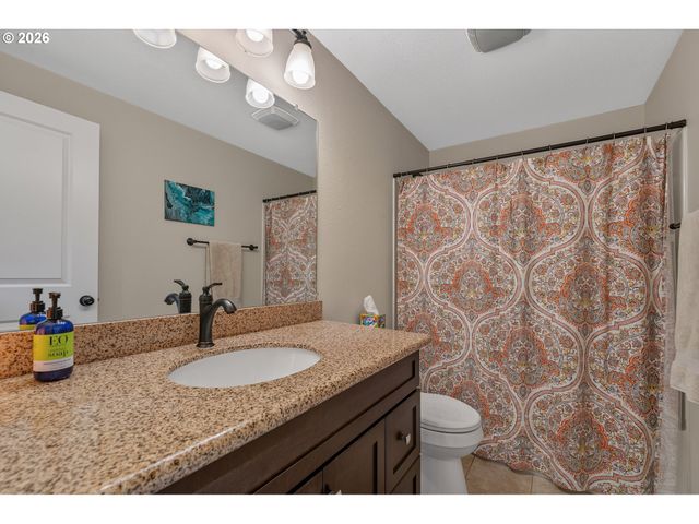 4521 Sw BRUGGER St, Portland, OR 97219
