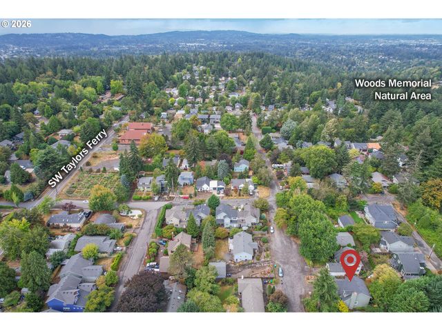 4521 Sw BRUGGER St, Portland, OR 97219