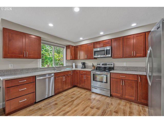 4521 Sw BRUGGER St, Portland, OR 97219