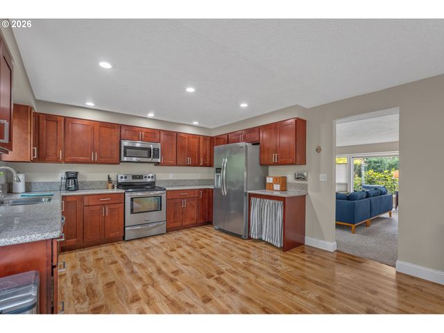 4521 Sw BRUGGER St, Portland, OR 97219