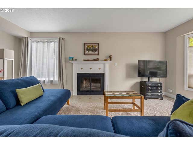 4521 Sw BRUGGER St, Portland, OR 97219