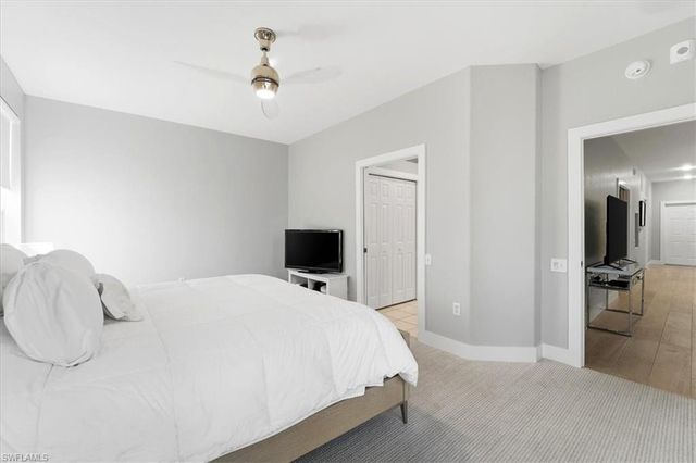 8259 Parkstone PL 202, Naples, FL 34120