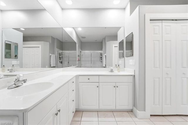8259 Parkstone PL 202, Naples, FL 34120
