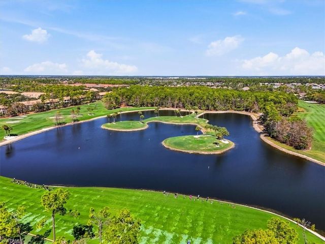 8259 Parkstone PL 202, Naples, FL 34120