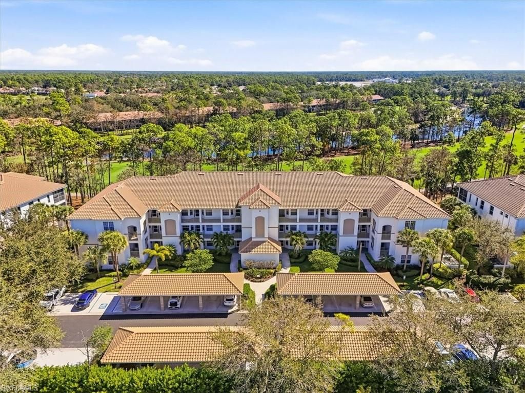 8259 Parkstone PL 202, Naples, FL 34120
