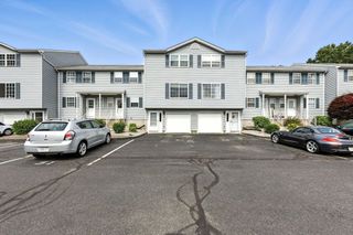 50 Waters Edge 50, Ludlow, MA 01056