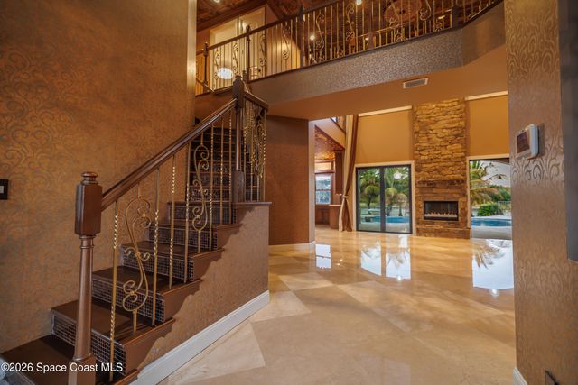 5660 Lago Del Sol Drive, Lake Worth, FL 33467