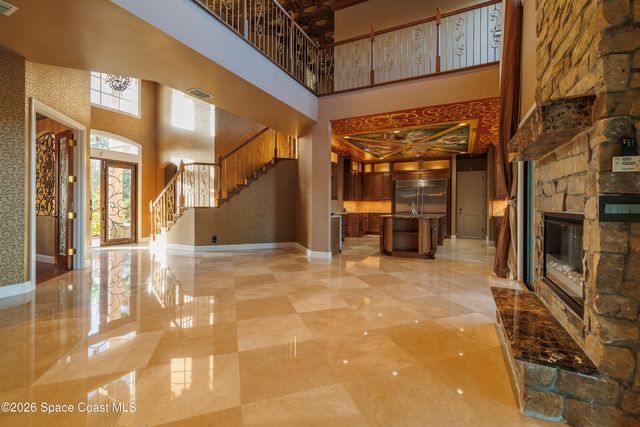 5660 Lago Del Sol Drive, Lake Worth, FL 33467