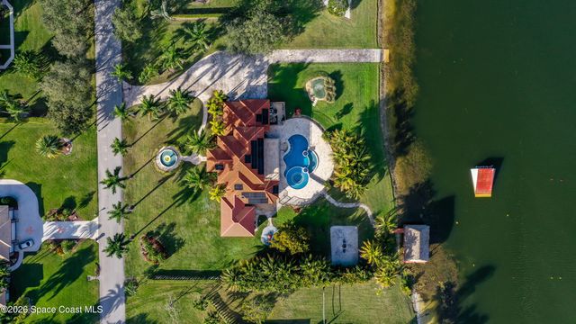 5660 Lago Del Sol Drive, Lake Worth, FL 33467