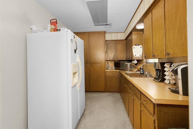856 Bonita Street, Bayou Vista, TX 77563