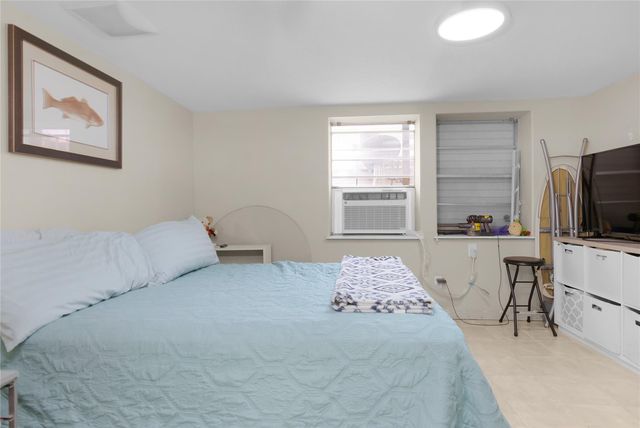 856 Bonita Street, Bayou Vista, TX 77563