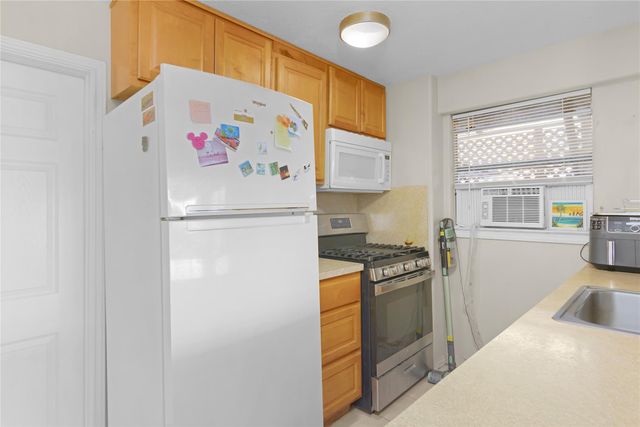856 Bonita Street, Bayou Vista, TX 77563