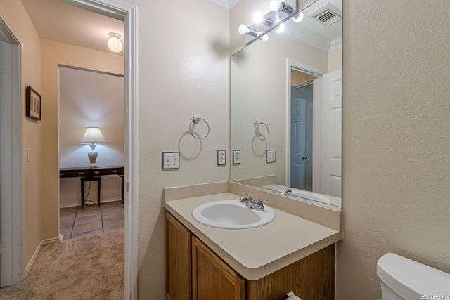 15830 Borwick, Selma, TX 78154