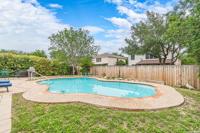 15830 Borwick, Selma, TX 78154