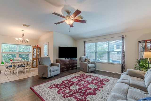 15830 Borwick, Selma, TX 78154