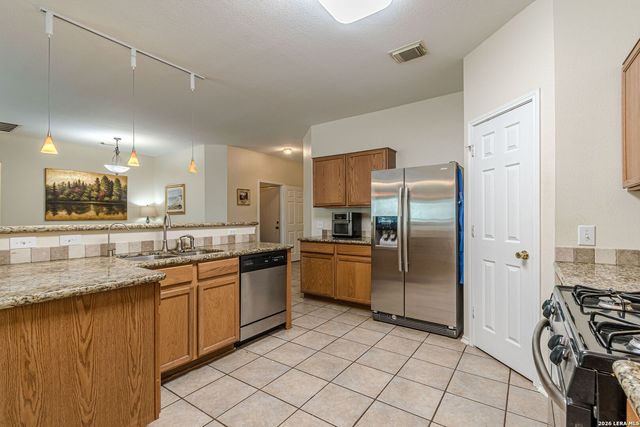 15830 Borwick, Selma, TX 78154