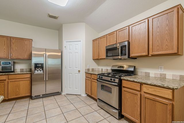 15830 Borwick, Selma, TX 78154