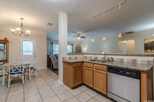 15830 Borwick, Selma, TX 78154