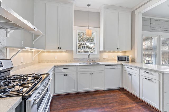 809 Woodrow Street, Houston, TX 77006