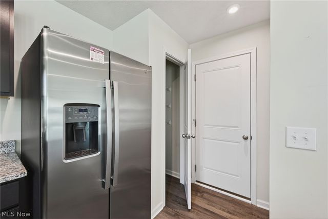 2457 Bishop Oval, Barberton, OH 44203