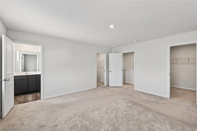 2457 Bishop Oval, Barberton, OH 44203