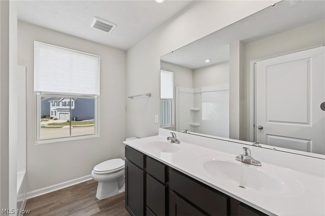 2457 Bishop Oval, Barberton, OH 44203