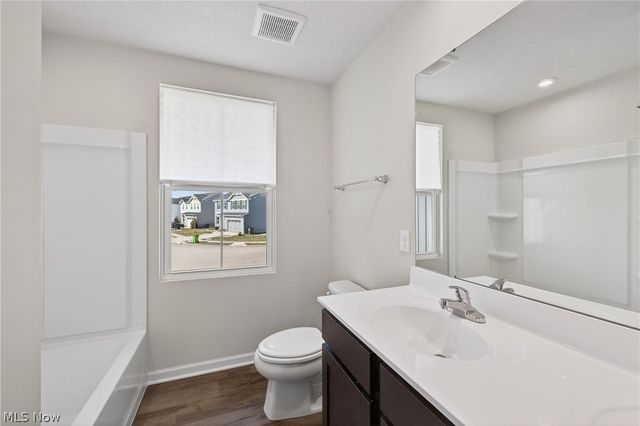 2457 Bishop Oval, Barberton, OH 44203