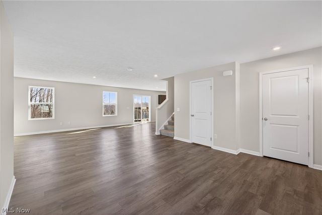 2457 Bishop Oval, Barberton, OH 44203