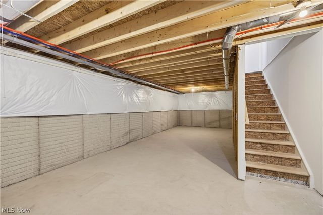 2457 Bishop Oval, Barberton, OH 44203