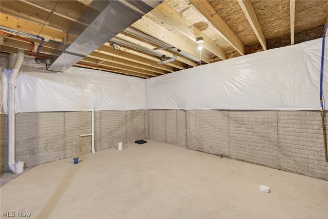 2457 Bishop Oval, Barberton, OH 44203