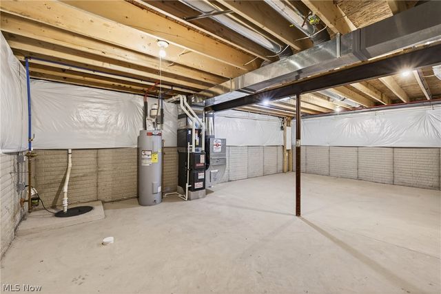 2457 Bishop Oval, Barberton, OH 44203