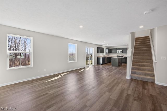 2457 Bishop Oval, Barberton, OH 44203