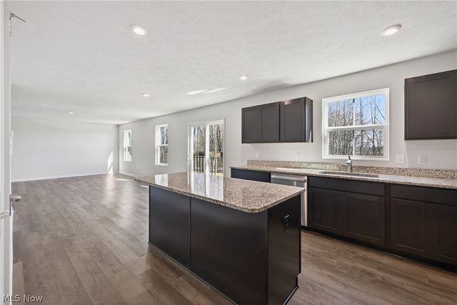 2457 Bishop Oval, Barberton, OH 44203