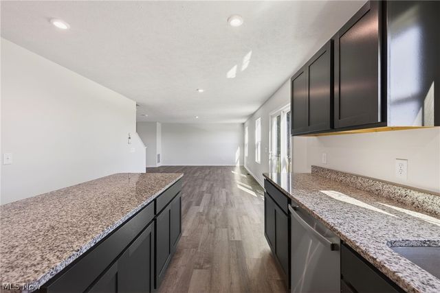 2457 Bishop Oval, Barberton, OH 44203