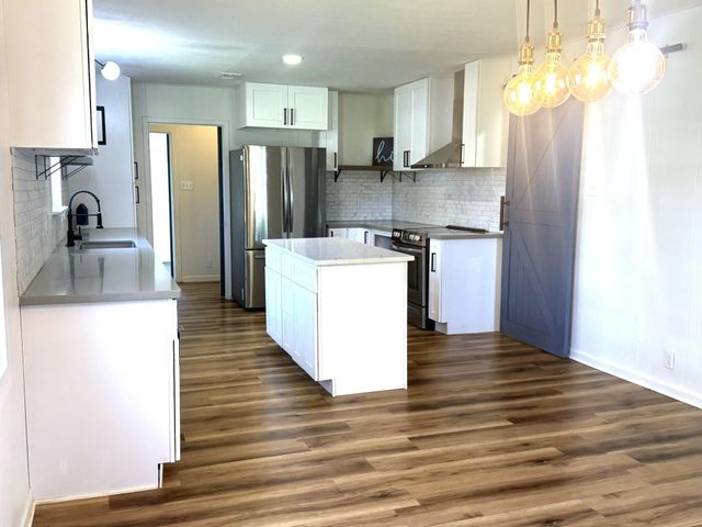 1207 Half Moon Drive, Wharton, TX 77488