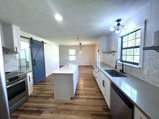 1207 Half Moon Drive, Wharton, TX 77488