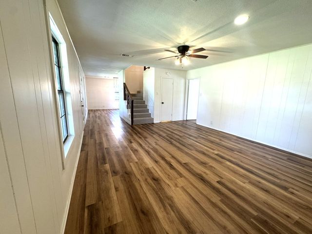 1207 Half Moon Drive, Wharton, TX 77488