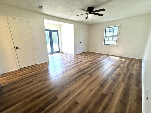 1207 Half Moon Drive, Wharton, TX 77488