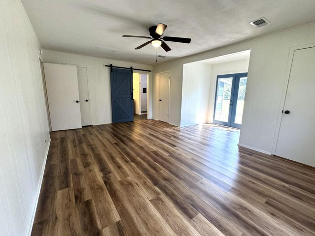 1207 Half Moon Drive, Wharton, TX 77488