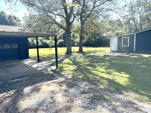 1207 Half Moon Drive, Wharton, TX 77488