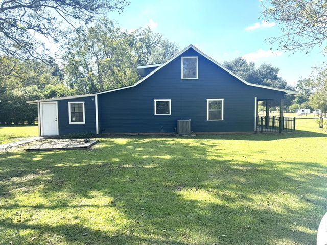 1207 Half Moon Drive, Wharton, TX 77488