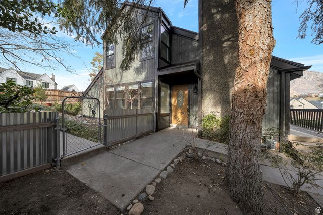 3656 E SUMMERHILL DR, Cottonwood Heights, UT 84121