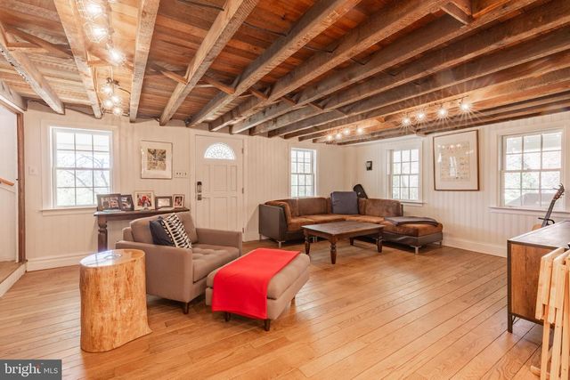 28 SEMINARY RD, Glenmoore, PA 19343