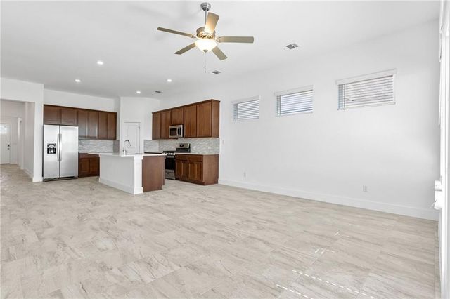 121 Buckle Cove, Kyle, TX 78640